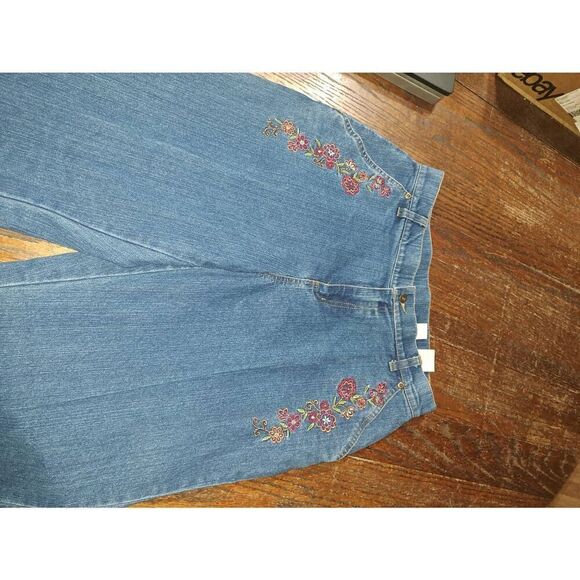 Size 8 Erika Embellished Floral Denim Blue Jeans Boot Cut Pleated Leg Pockets - Picture 2 of 6
